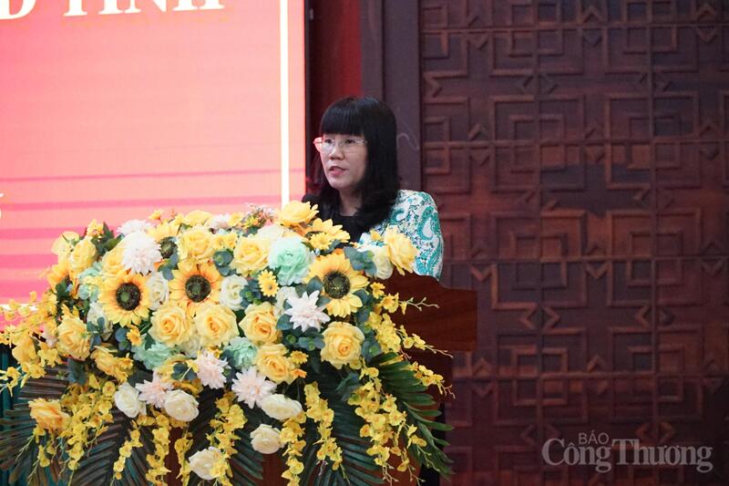 Bà Hồ Thị Nguyên Thảo, Phó Chủ tịch Thường trực HĐND tỉnh Đắk Lắk phát biểu tại hội nghị. Ảnh: Vũ Long