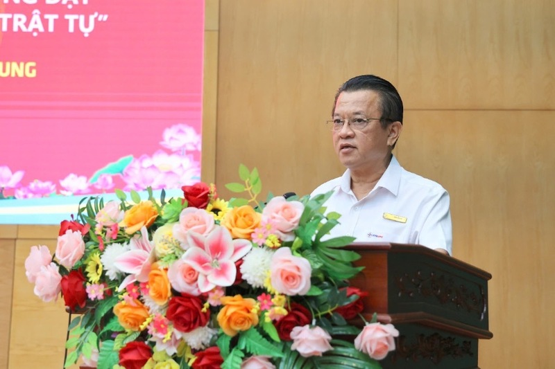 Tổng giám đốc EVNCPC Ngô Tấn Cư phát biểu tham luận tại hội nghị