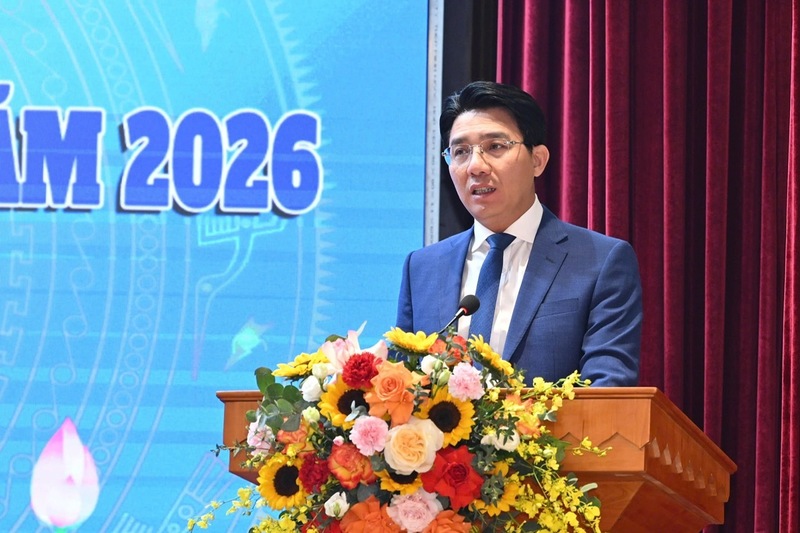 Ông Nguyễn Hữu Kiên - Giám đốc Công ty Thuốc lá Thăng Long phát biểu tại hội nghị.