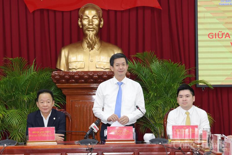 Ông Lê Quang Tùng, Bí thư Thành ủy Cần Thơ, phát biểu tại buổi lễ ký kết.