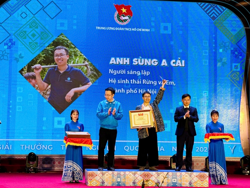 Anh Sùng A Cải, chủ nhiệm dự án "Ước mơ triệu cây xanh". Ảnh: NVCC