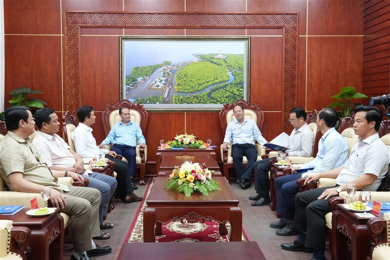 Quang cảnh buổi làm việc. Ảnh: Kim Nhiên