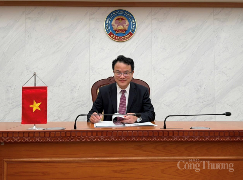 Ông Trần Quốc Phương - Thứ trưởng Bộ Tài chính tại lễ ký hiệp định vốn vay.