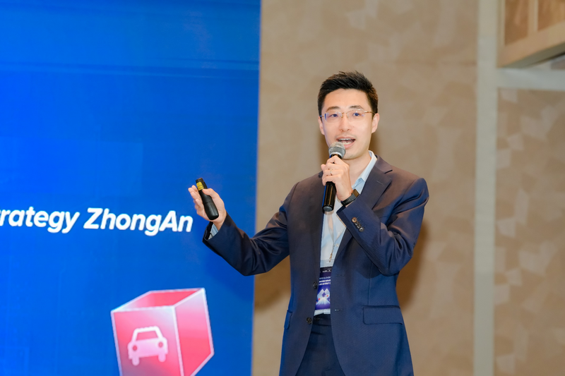 Ông Yifan Liu, Giám đốc Chiến lược cấp cao ZhongAn Insurance chia sẻ tại InsurTech 2026.