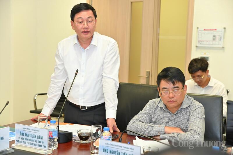 Ông Mai Xuân Liêm, Phó Chủ tịch Thường trực UBND tỉnh Thanh Hóa phát biểu tại buổi làm việc. Ảnh: Ngô Nhung