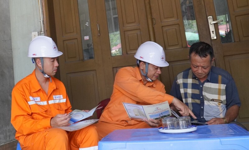 Thủ tướng yêu cầu tăng cường tiết kiệm điện tại các hộ gia đình thông qua sử dụng thiết bị sử dụng điện mặt trời. Ảnh: Ngọc Lan