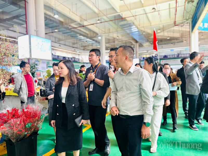 Chợ hoa Đậu Nam đã được vinh danh là “Chợ hoa cấp quốc gia", "Khu du lịch cấp AAA quốc gia”, “Khu vực tập trung tiêu dùng văn hóa và du lịch ban đêm quốc gia” và “Khu công nghiệp sáng tạo văn hóa tỉnh Vân Nam".