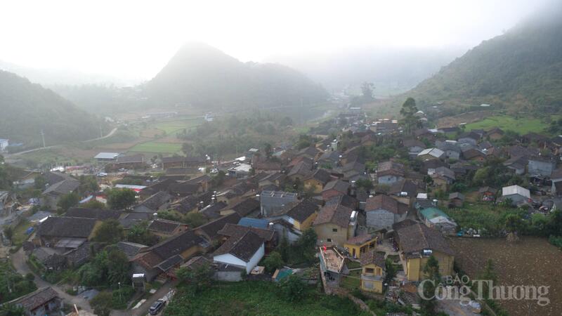 Người dân tại Lô Lô Chải đã chủ động ứng dụng công nghệ, quảng bá sản phẩm, nhận đặt phòng homestay, kết nối trực tiếp với du khách trong và ngoài nước.