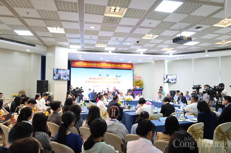 Quang cảnh toạ đàm.