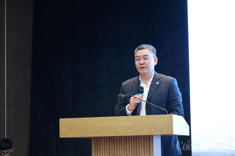 Ông Lê Mạnh Cường, Phó Tổng Giám đốc Petrovietnam phát biểu tại hội thảo.