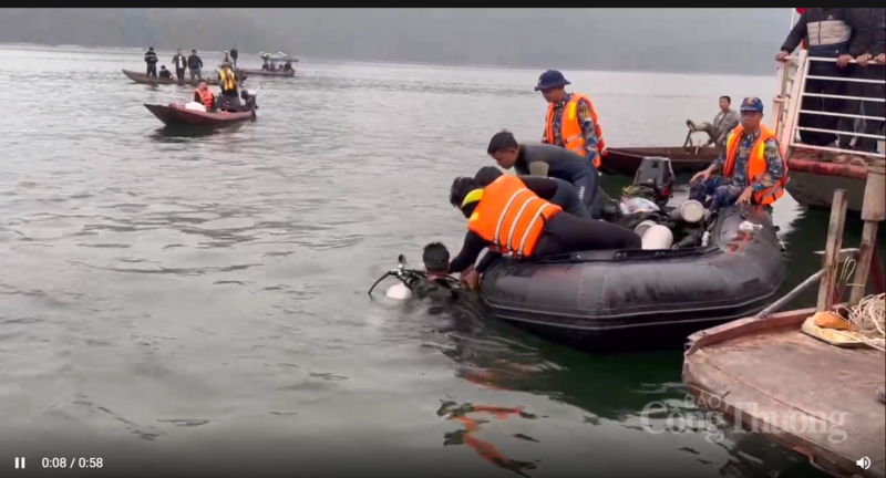 Lực lượng tìm kiếm cứu hộ, cứu nạn nạn nhân tại vụ lật tàu trên hồ Thác Bà