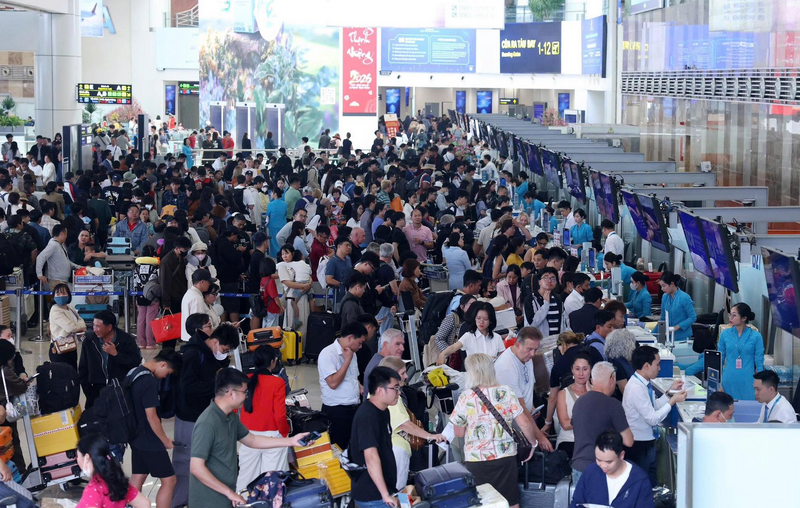 Đề xuất bỏ trần giá vé có cơ sở về dài hạn nhưng trong ngắn hạn chưa thể xem là ưu tiên số một