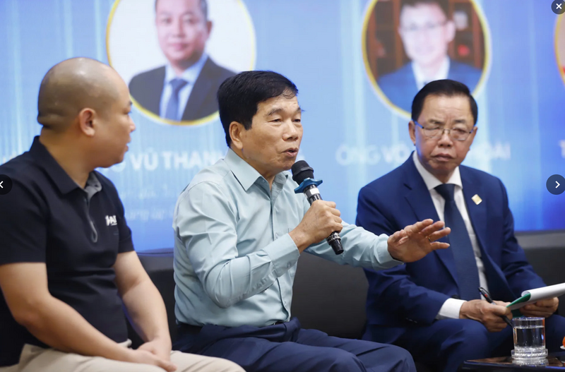 Ông Nguyễn Quốc Hiệp – Chủ tịch HĐQT Công ty CP Bất động sản Toàn Cầu, Chủ tịch Hiệp hội Nhà thầu xây dựng Việt Nam (VACC) chia sẻ tại hội thảo. Ảnh: NTNN