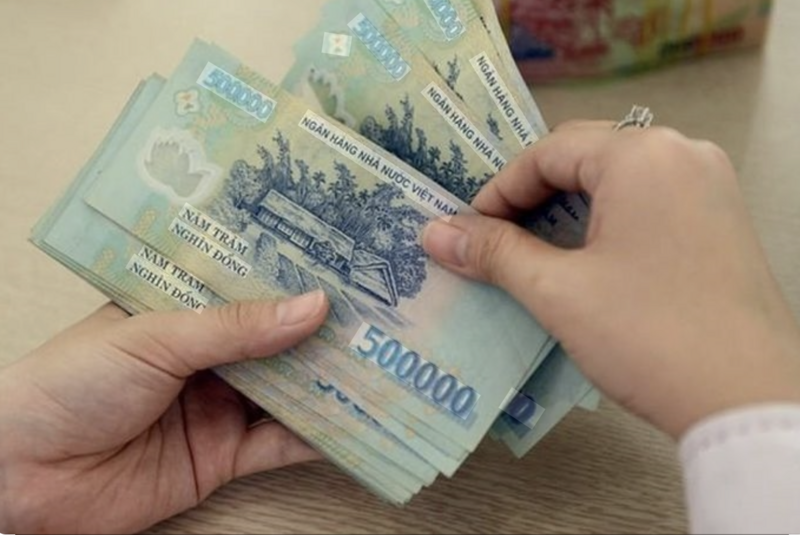 Bộ Nội vụ xây dựng dự thảo Nghị định của Chính phủ quy định mức lương cơ sở và chế độ tiền thưởng đối với cán bộ, công chức, viên chức và lực lượng vũ trang. Ảnh minh họa