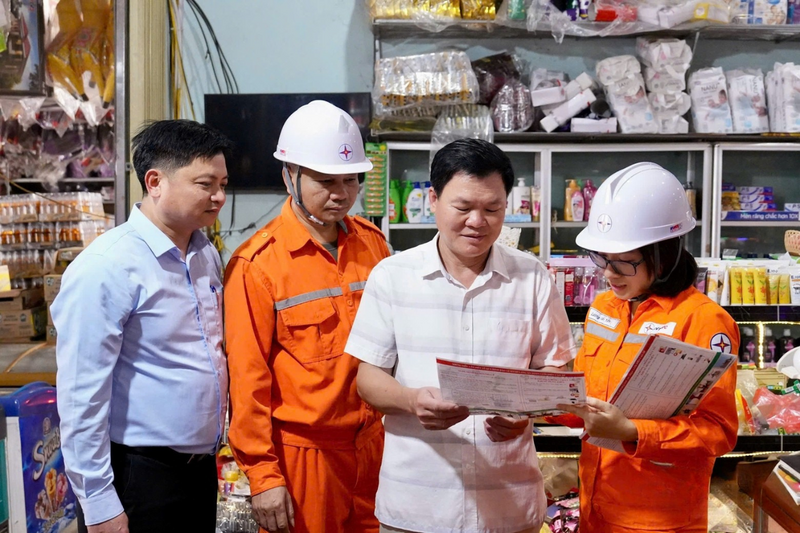 Nhờ sự tuyên truyền của ngành điện và chính quyền tỉnh Thái Nguyên, người dân ngày càng nâng cao ý thức sử dụng điện. Ảnh: Trần Huyền