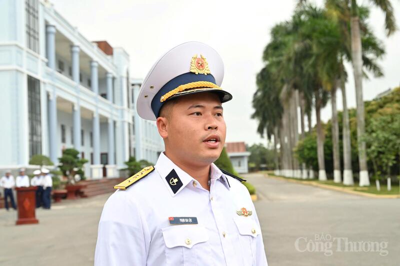 Thượng úy, Quân nhân chuyên nghiệp Phạm Gia Lộc. Ảnh: Cấn Dũng