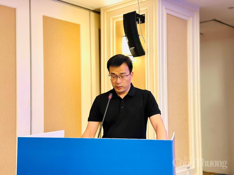 Ông Ngô Đức Quân, Phó Giám đốc Ban Quản lý Khu Thương mại Tự do Hồng Hà chia sẻ tại chương trình