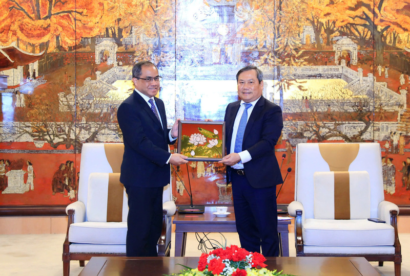 Chủ tịch UBND thành phố Hà Nội Vũ Đại Thắng đã tiếp và làm việc với Đại sứ Philippines tại Việt Nam Francisco Noel R. Fernandez III.