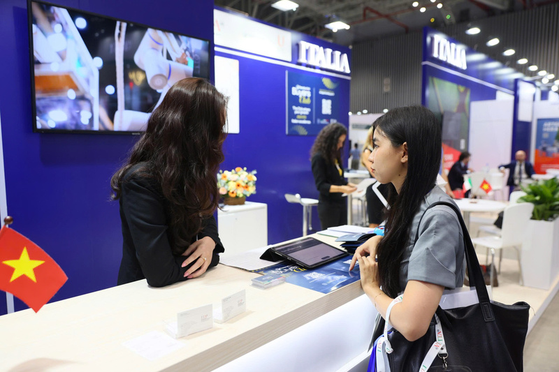 Doanh nghiệp Việt tìm hiểu thông tin về ngành bao bì của Ý