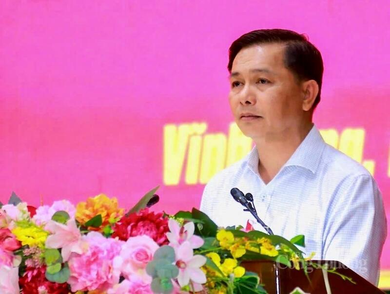 Ông Trần Văn Lâu - Bí thư Tỉnh ủy Vĩnh Long, phát biểu tại hội nghị.