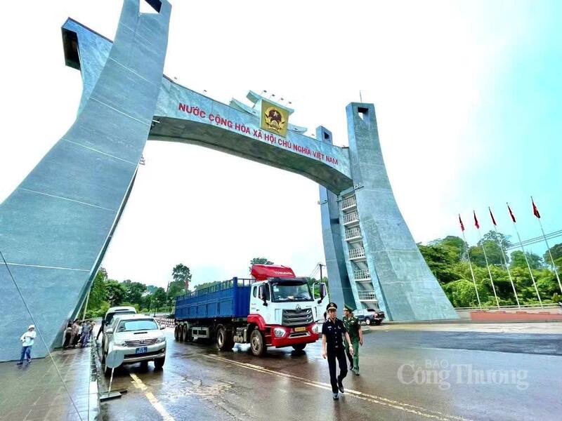 Những tháng đầu năm 2026, nhịp giao thương qua Cửa khẩu quốc tế Lệ Thanh (tỉnh Gia Lai) trở nên sôi động hơn hẳn.