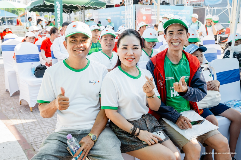 Các thành viên độc lập và nhân viên Herbalife trong Lễ phát động Ngày quyền của người tiêu dùng Việt Nam.