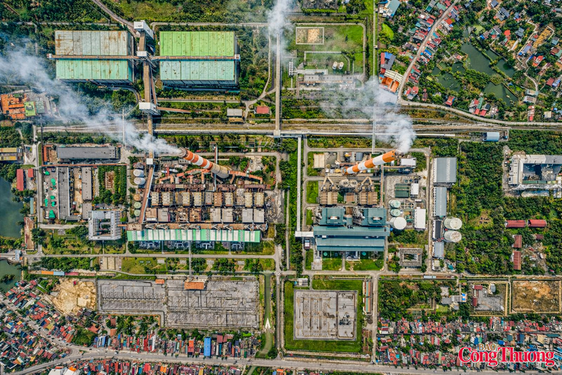 Từ những ngày đầu vận hành tổ máy số 1 vào năm 1983, công trình này đã đánh dấu bước tiến quan trọng trong quá trình công nghiệp hóa đất nước.