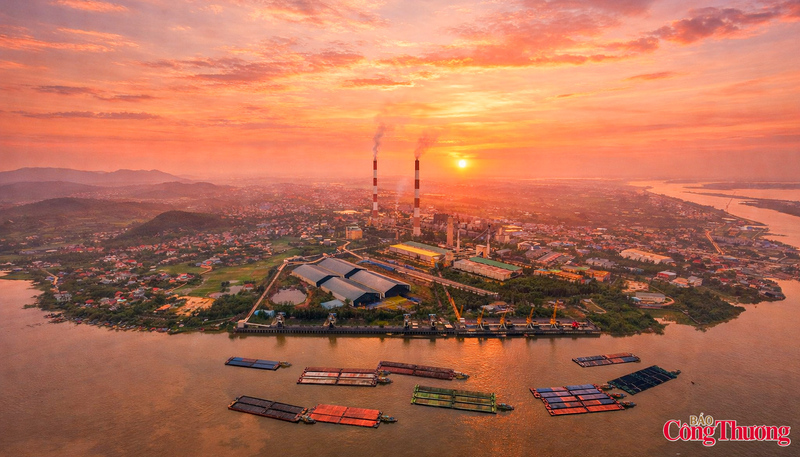 Từ một “cái nôi” của ngành điện, Nhiệt điện Phả Lại hôm nay đang đứng trước một hành trình mới hành trình đổi mới để tiếp tục tồn tại và phát triển trong bối cảnh năng lượng chuyển dịch sâu sắc. Giữa những biến động của ngành điện, hình ảnh những tổ máy vẫn bền bỉ vận hành ngày đêm nơi Phả Lại không chỉ là minh chứng cho một thời kỳ công nghiệp rực rỡ, mà còn là biểu tượng của sự thích ứng, đổi mới và khát vọng phát triển bền vững của ngành năng lượng Việt Nam.