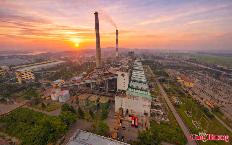 Hiện nay, với hai dây chuyền sản xuất, tổng công suất khoảng 1.040 MW, Nhà máy Nhiệt điện Phả Lại hiện là một trong những nguồn cung điện quan trọng của khu vực phía Bắc, đóng góp sản lượng điện lớn cho hệ thống quốc gia. Không chỉ đảm bảo sản xuất ổn định, đơn vị còn giữ vai trò như một “nút điện” trọng yếu, góp phần duy trì vận hành an toàn và liên tục của lưới điện.