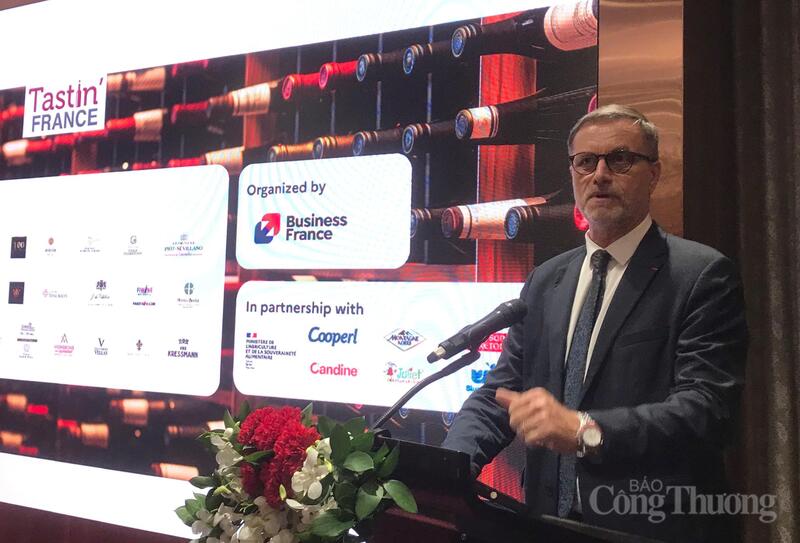 Đại sứ Pháp tại Việt Nam Olivier Brochet. Ảnh: Bảo Thoa