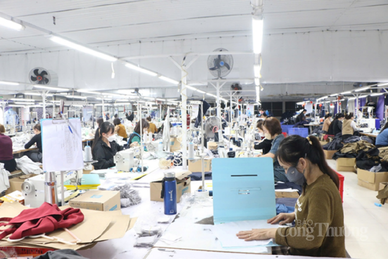 Doanh nghiệp trên địa bàn Hà Tĩnh chủ động điều chỉnh kế hoạch sản xuất, tham gia chương trình điều chỉnh phụ tải điện. Ảnh: Cao Thảo