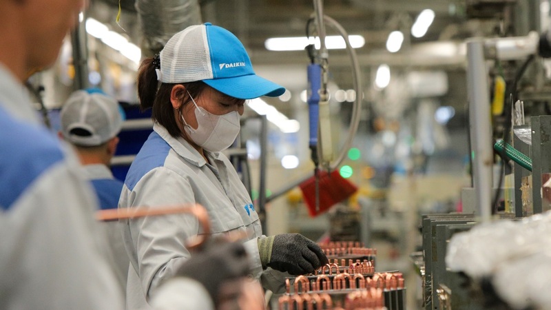 Mô hình tăng trưởng dựa vào lao động giá rẻ không còn phù hợp. Ảnh minh họa