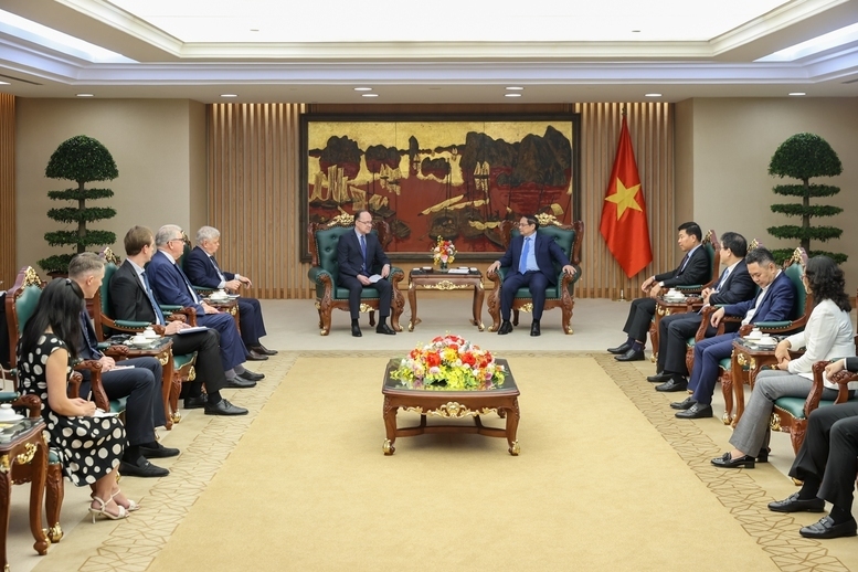 Thủ tướng Chính phủ Phạm Minh Chính làm việc với Đại sứ Nga. Ảnh: VGP/Nhật Bắc