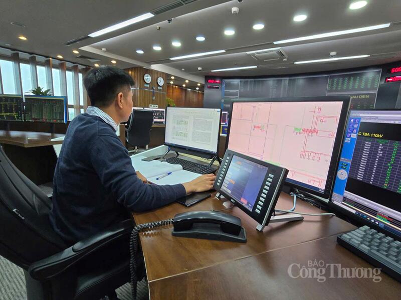 Nắng nóng, nguồn nước suy giảm, lượng xe điện tăng nhanh đang là những áp lực không nhỏ cho hệ thống điện quốc gia