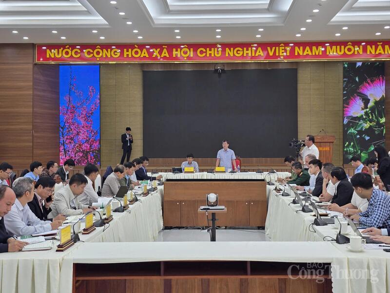 Quang cảnh buổi làm việc. Ảnh: Lê Sơn