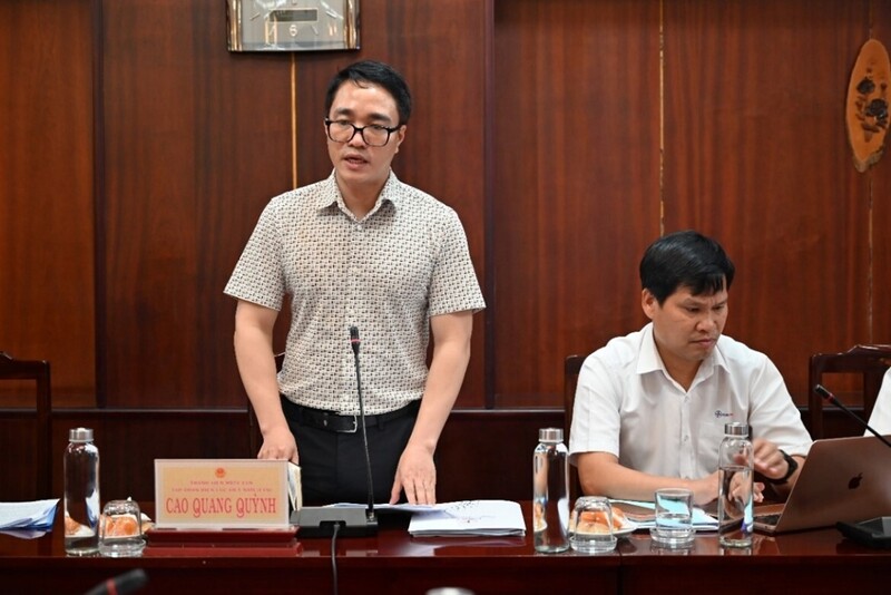 Ông Cao Quang Quỳnh, Thành viên Hội đồng thành viên EVN phát biểu tại buổi làm việc. Ảnh: EVNSPC.