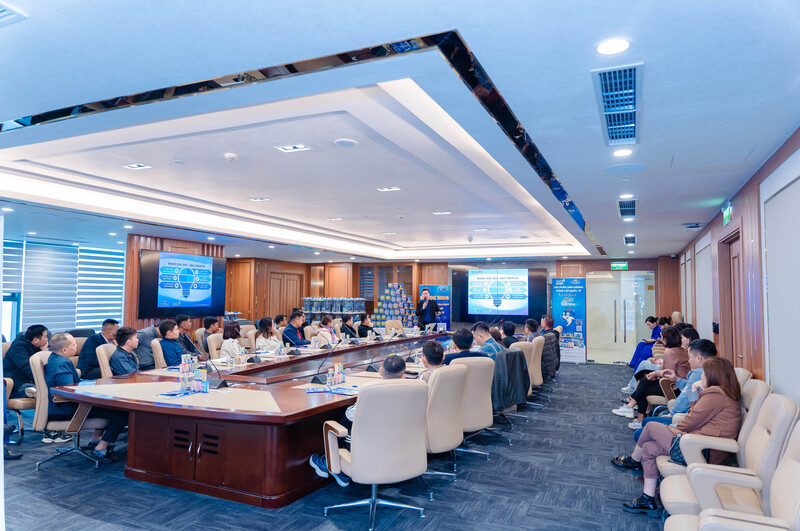 Ban lãnh đạo SBI (Smile Bear) huấn luyện nội bộ cho các cán bộ, quản lý cấp cao toàn quốc.