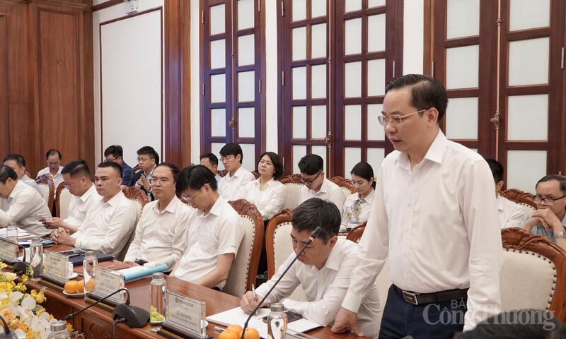 Ông Nguyễn Hữu Tú, Tổng Giám đốc Tập đoàn Hóa chất Việt Nam phát biểu khai mạc.