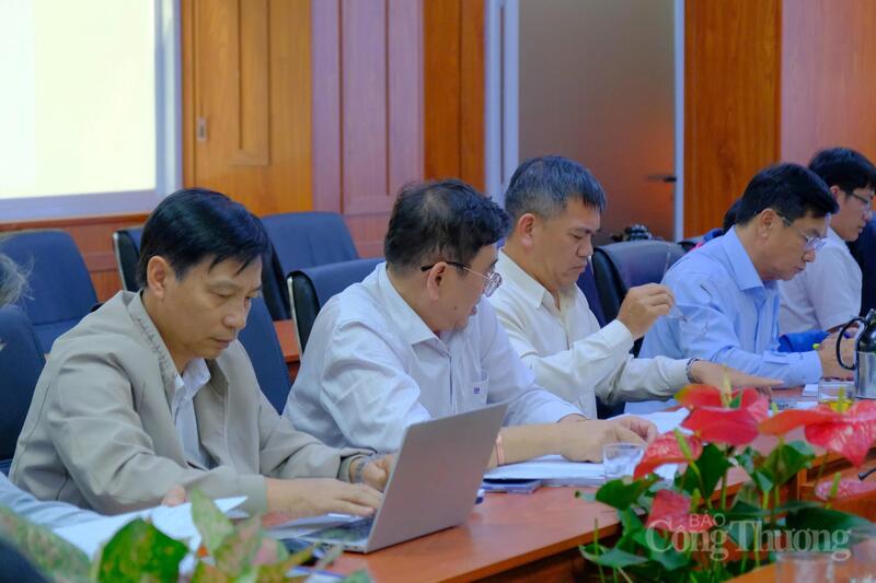 Các đại biểu tham dự. Ảnh: Lê Sơn