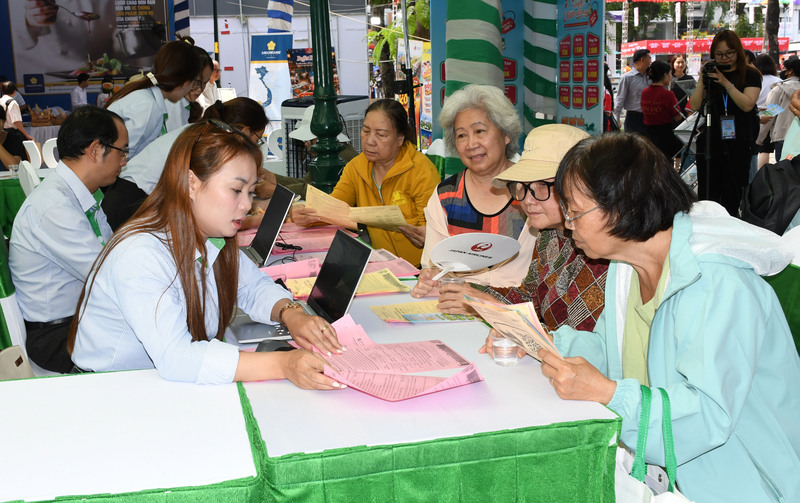 Du khách trong nước và quốc tế có cơ hội "săn" tour khuyến mãi lên đến 50%, kèm tặng voucher... tại ngày hội du lịch. Ảnh: Minh Khuê.