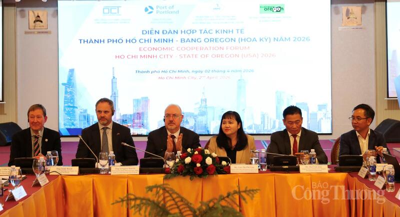 Đại biểu tham dự sự kiện.