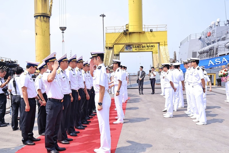 Lễ đón tàu hộ vệ Asahi của Lực lượng Tự vệ trên biển Nhật Bản tại cảng Tiên Sa. Ảnh: Diễm Phúc