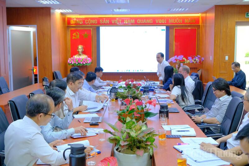 Quang cảnh buổi làm việc. Ảnh: Lê Sơn.