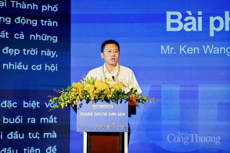 Ông Ken Wang, Trưởng khu vực châu Á – Thái Bình Dương, Bộ phận Kinh doanh Quốc tế Skyworth PV phát biểu khai mạc.