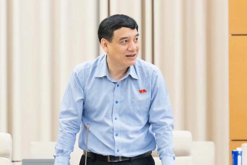 Chủ nhiệm Ủy ban Văn hóa và Xã hội của Quốc hội Nguyễn Đắc Vinh cho biết, Thường trực Ủy ban Văn hóa và Xã hội cơ bản tán thành sự cần thiết, phạm vi điều chỉnh và mục đích, quan điểm xây dựng dự án Luật.