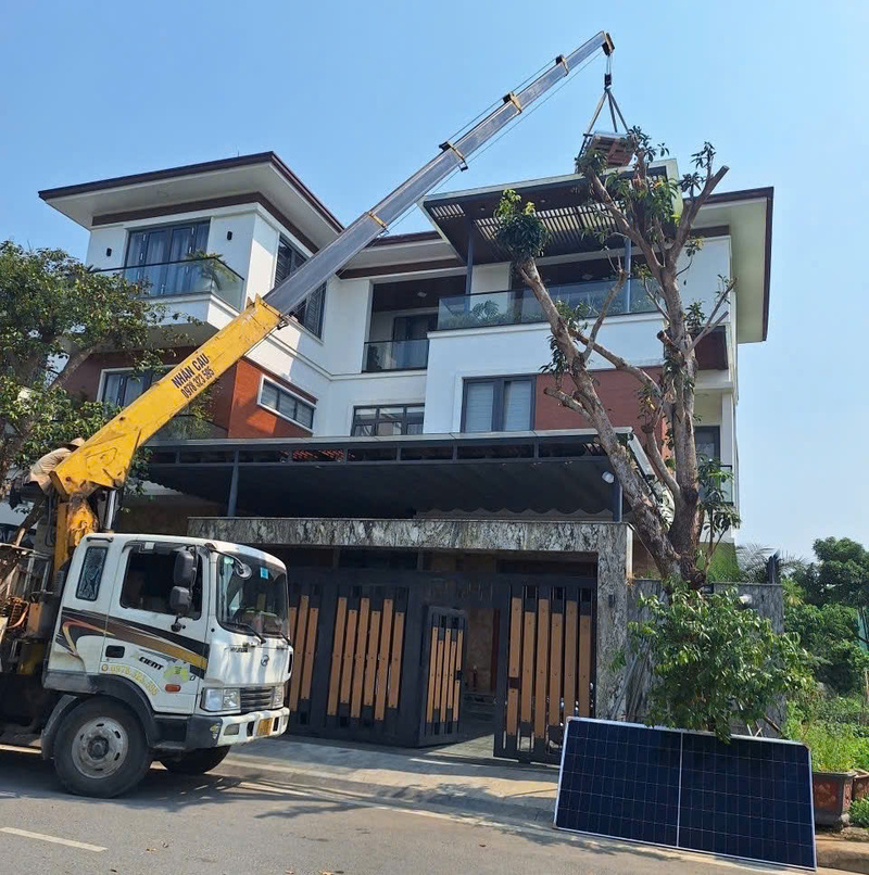 Nhiều gia đình đã lựa chọn lắp đặt điện mặt trời áp mái. Ảnh: Mai Liễu