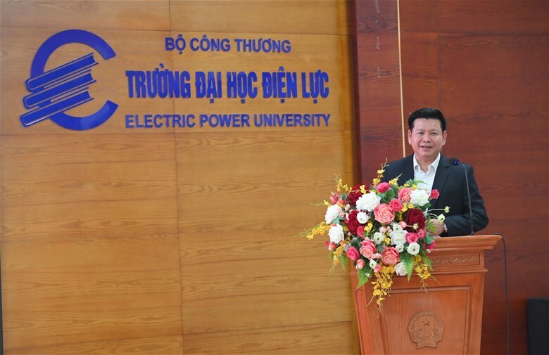 PGS.TS Đinh Văn Châu bày tỏ lời cảm ơn tới Công ty TNHH Mitsubishi Motors Việt Nam và nhà phân phối Hanoi Auto.