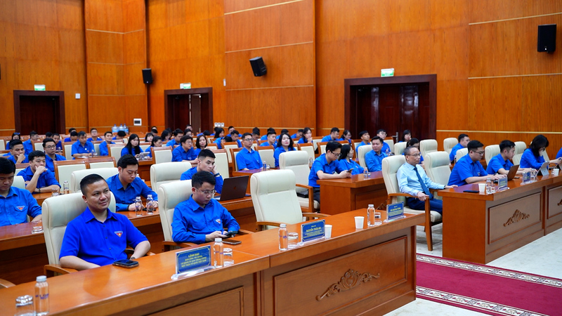 Đông đảo cán bộ Đoàn chủ chốt thuộc Đoàn Thanh niên Chính phủ tham dự hội nghị với tinh thần tập trung cao độ, lắng nghe các nội dung chủ trương, định hướng trọng tâm của công tác Đoàn trong năm 2026.
