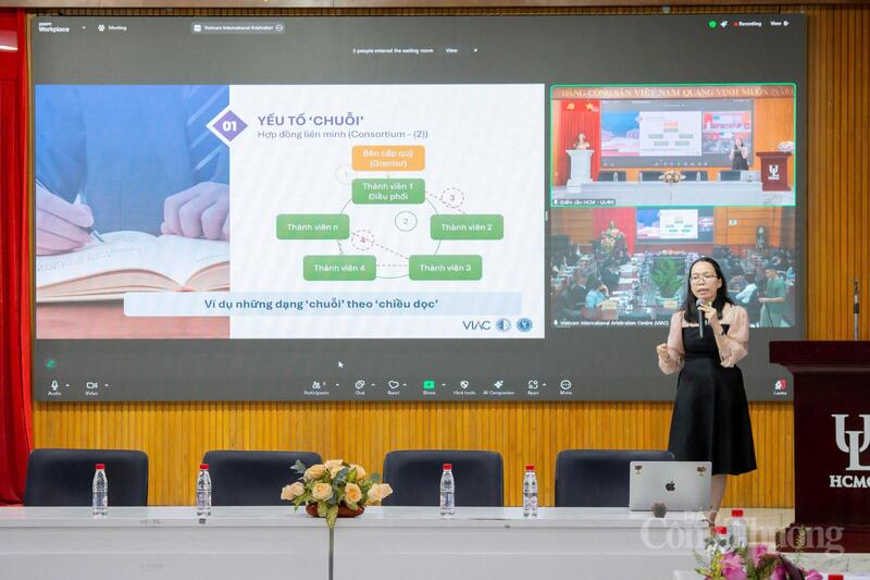 Diễn giả chia sẻ tại hội thảo. Ảnh: VA