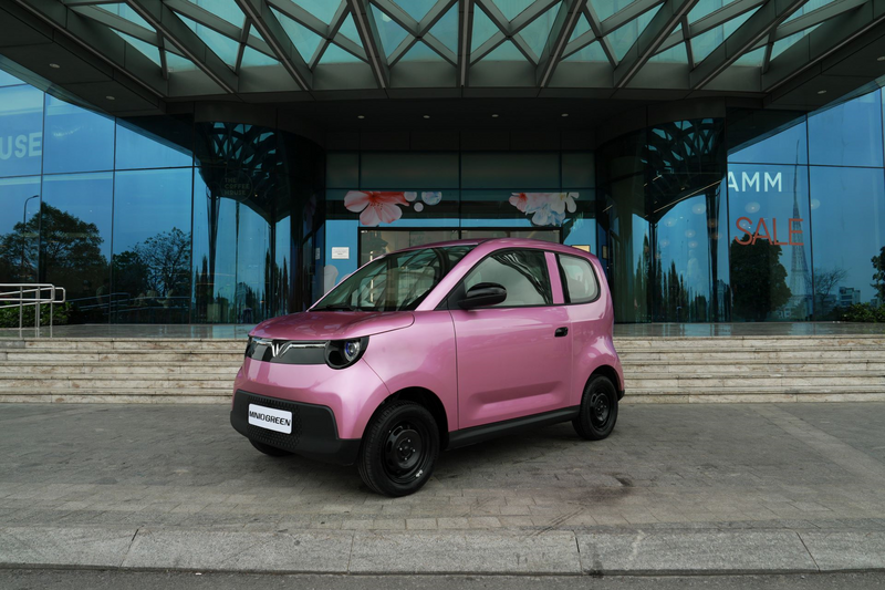 Minio Green gây chú ý nhờ kích thước nhỏ gọn với chiều dài cơ sở 2.065 mm. Đây là cấu hình xe sinh ra cho phố đông, phù hợp với các thành phố Hà Nội, TP. Hồ Chí Minh.